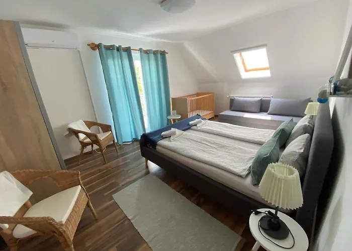 Babersom Apartament *